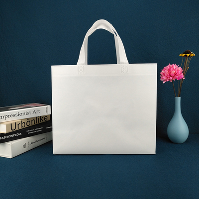 Sacs écologiques de achat d'emballage d'emballage de tissu pour l'habillement biodégradable de logo fait sur commande blanc de tissus non tissé découpé avec des matrices